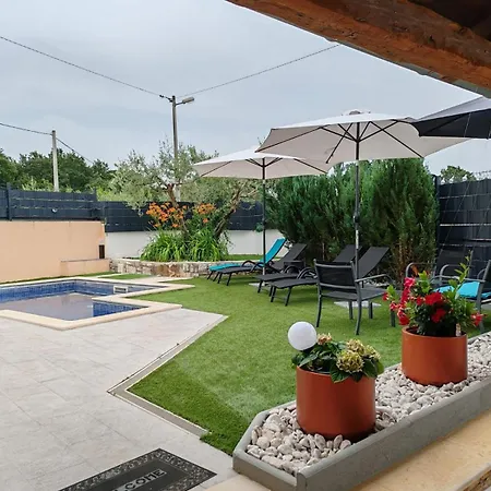 Casa Veznaveri Вилла *
