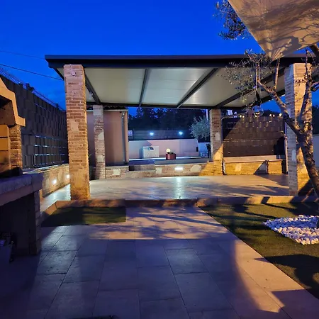 Casa Veznaveri Πόρετς