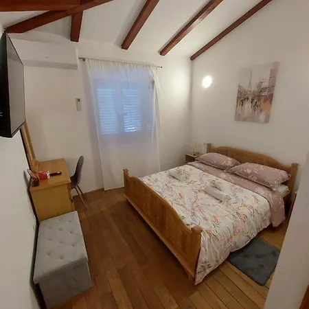 Casa Veznaveri 빌라 포레치